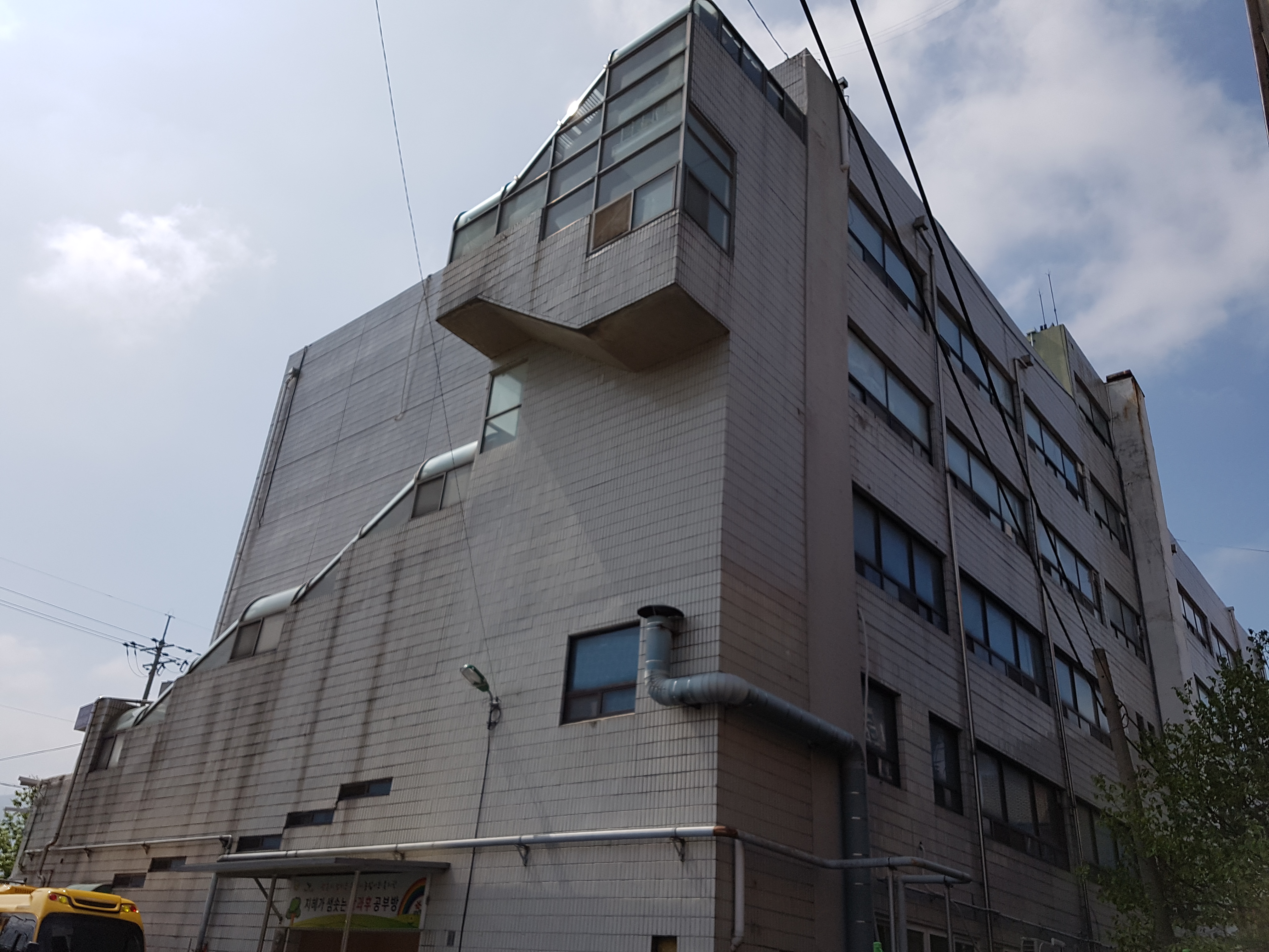 우측면